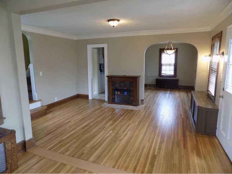 1619 Taylor Ave W, Saint Paul, MN 55104
