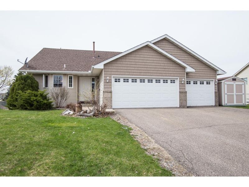 3571 Kahler Dr NE, Saint Michael, MN 55376