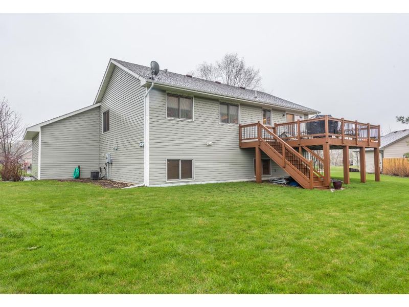 307 Verbena Dr, Watertown, MN 55388