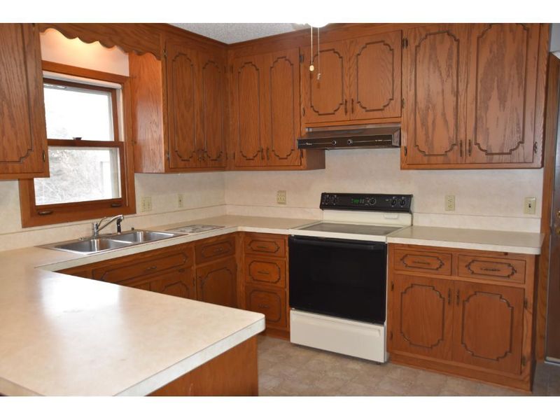 30325 Pan Dr, Cushing, MN 56443