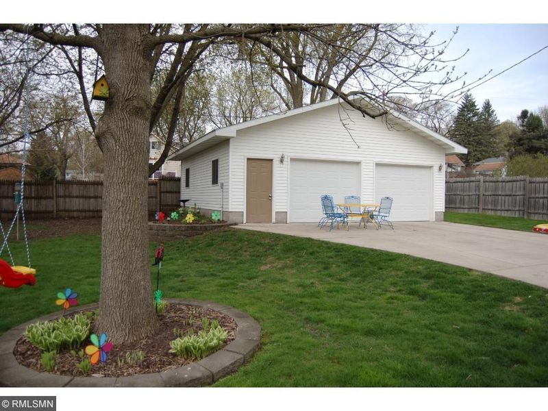 1024 6th Ave SW, Faribault, MN 55021