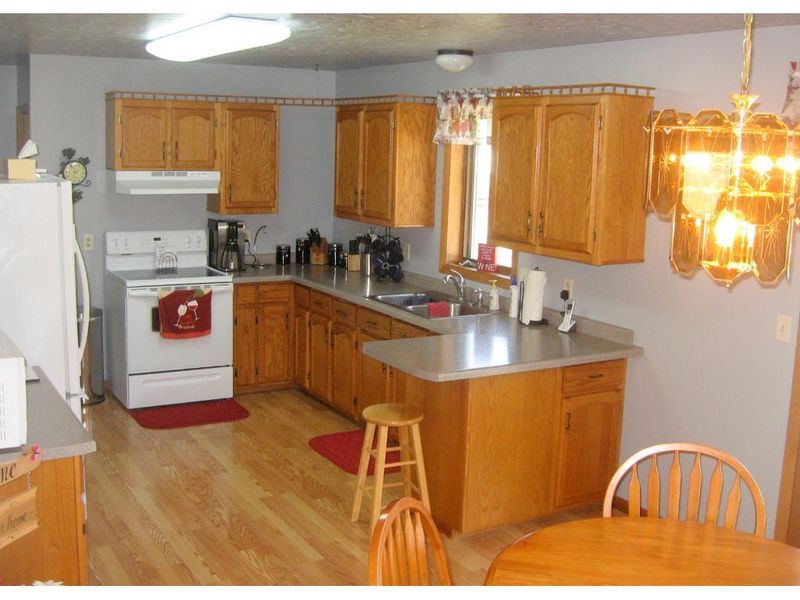 264 4th Ave S, Motley, MN 56466