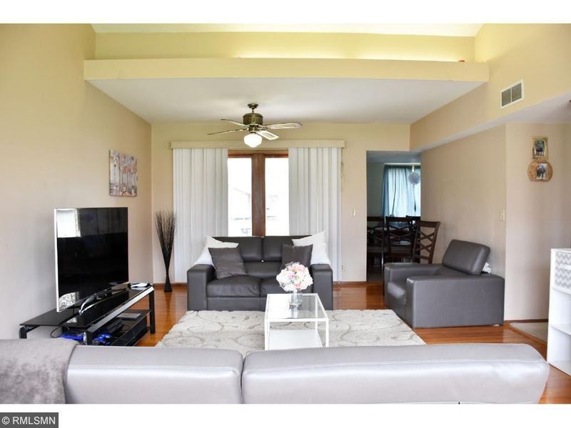 2712 Nash Rd, Brooklyn Center, MN 55430