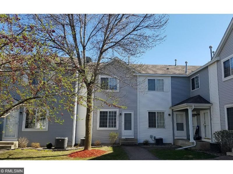 9113 Terra Verde Trl, Eden Prairie, MN 55347