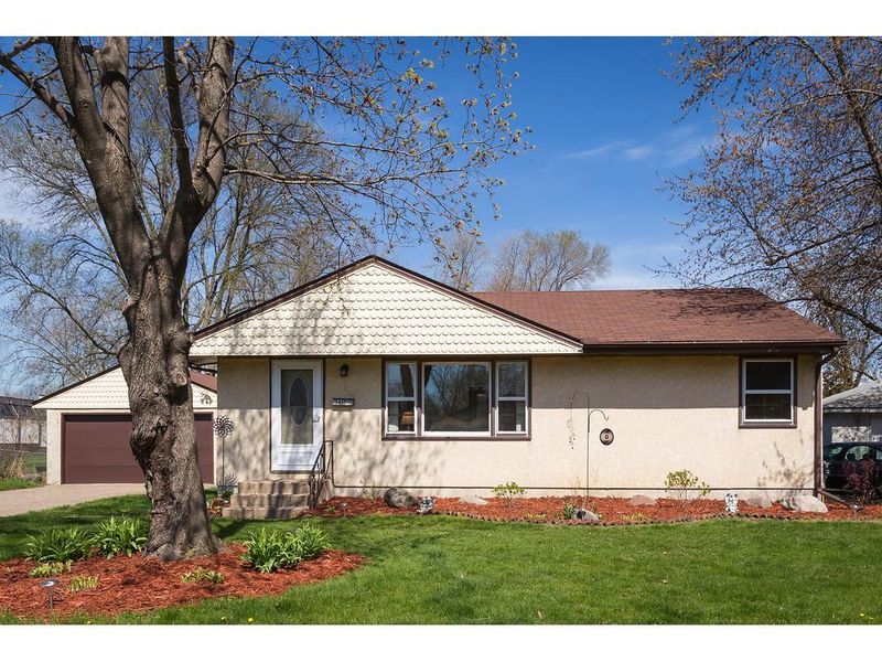 3615 71st St E, Inver Grove Heights, MN 55076