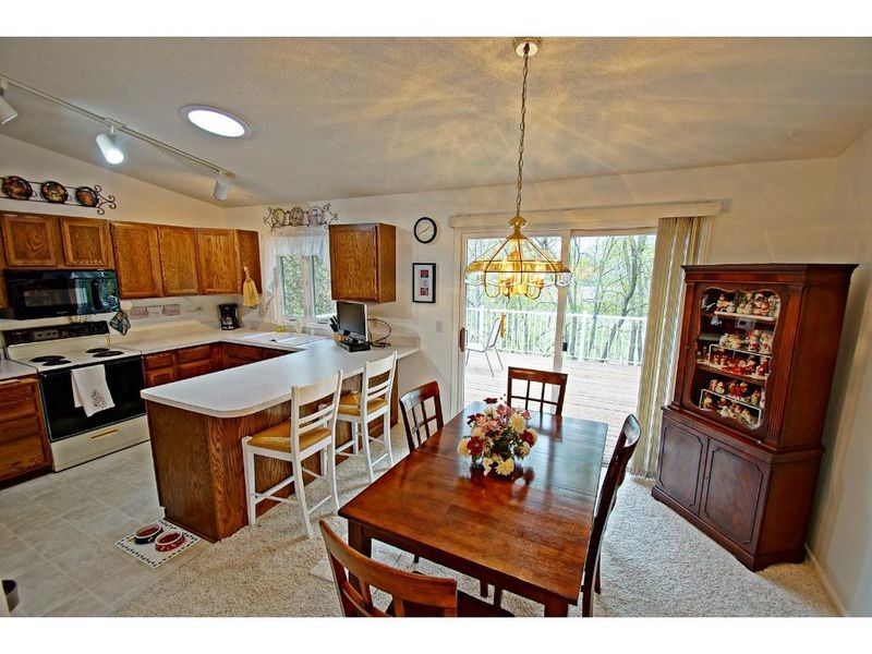 9850 Cavell Cir, Bloomington, MN 55438