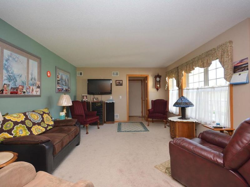 6960 Inverness Ct, Inver Grove Heights, MN 55077