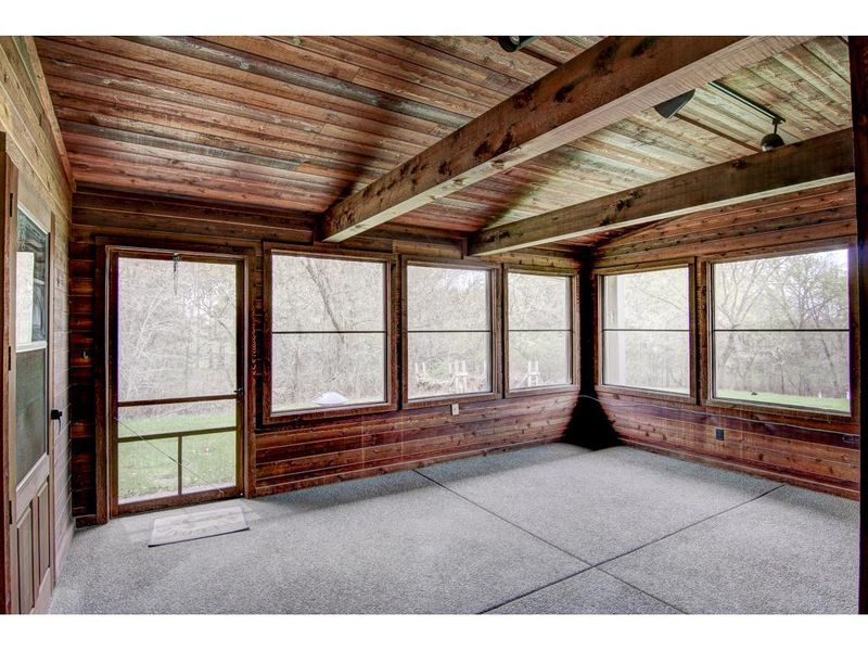 9797 Old Deer Trl N, Stillwater, MN 55082
