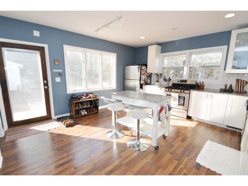 859 Lexington Pw S, Saint Paul, MN 55116
