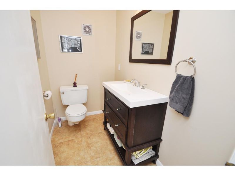 859 Lexington Pw S, Saint Paul, MN 55116
