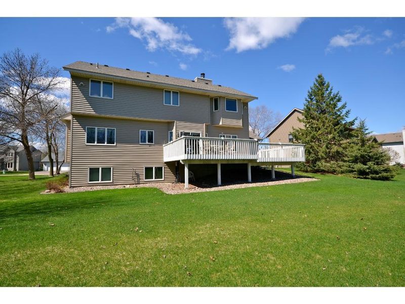 641 Hackmore Dr, Eagan, MN 55123