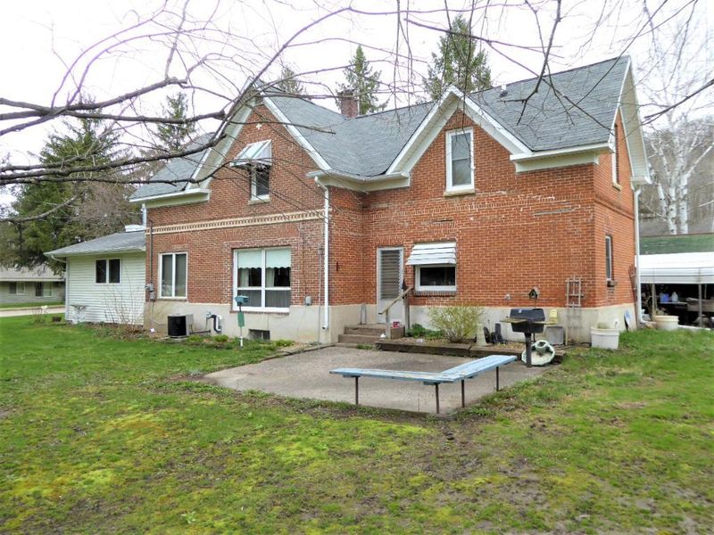 309 Pine Ave E, Plum City, WI 54761