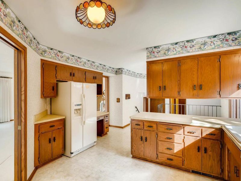 1700 Bellows St, West Saint Paul, MN 55118