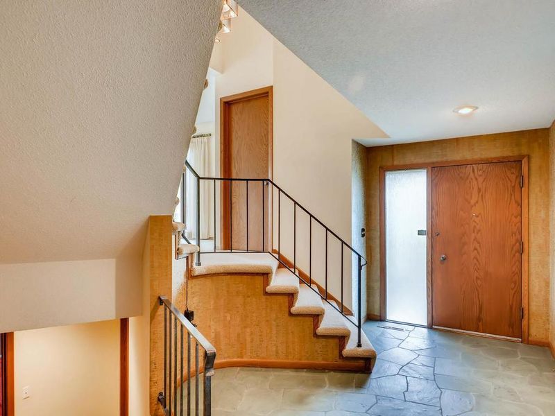 1700 Bellows St, West Saint Paul, MN 55118