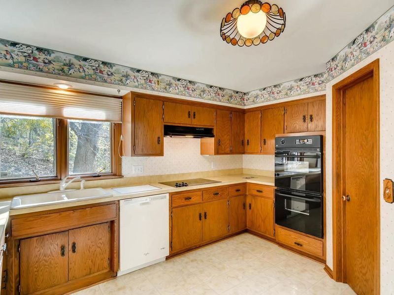1700 Bellows St, West Saint Paul, MN 55118