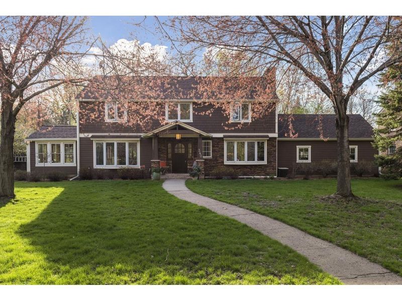340 E Minnehaha Pw, Minneapolis, MN 55419
