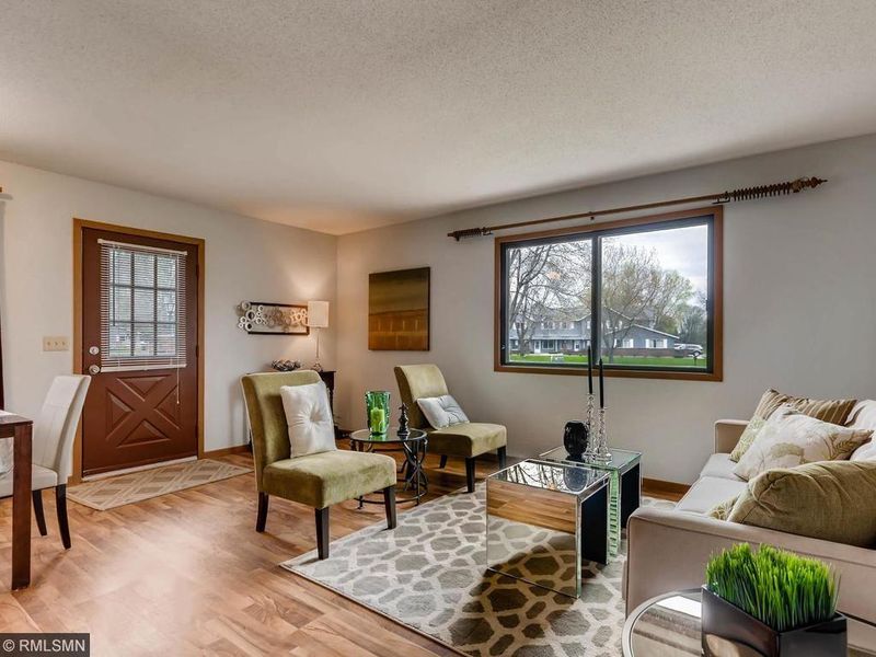 121 96th Ln NE, Blaine, MN 55434