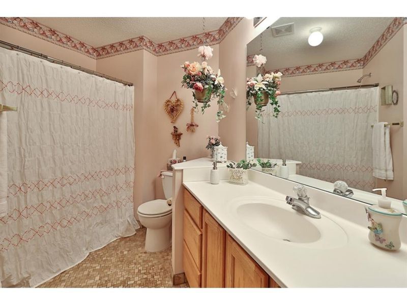 9762 Yucca Ln N, Maple Grove, MN 55369