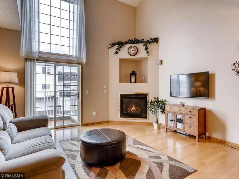 6612 Olive Ln N, Maple Grove, MN 55311