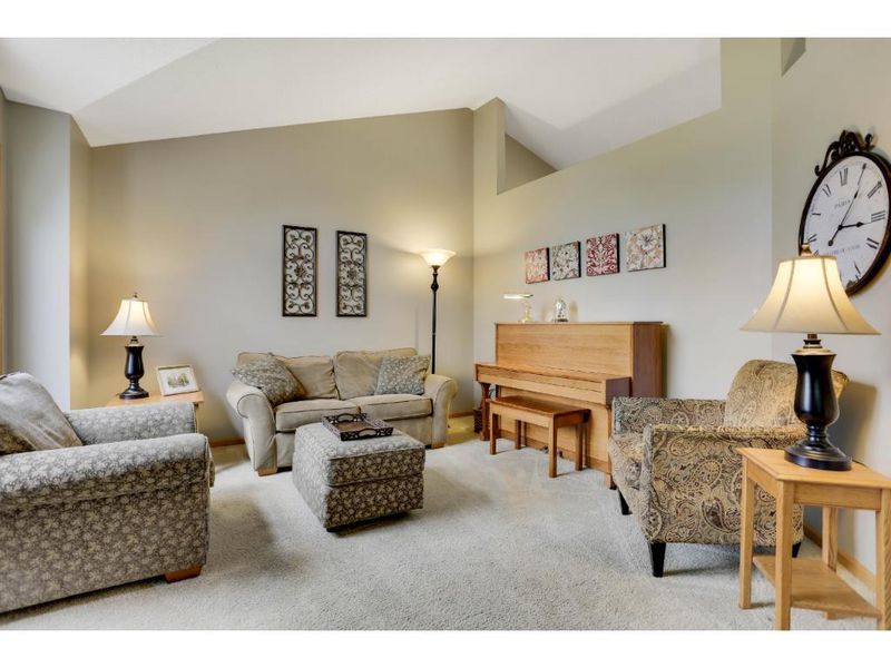 485 Labore Rd, Little Canada, MN 55117