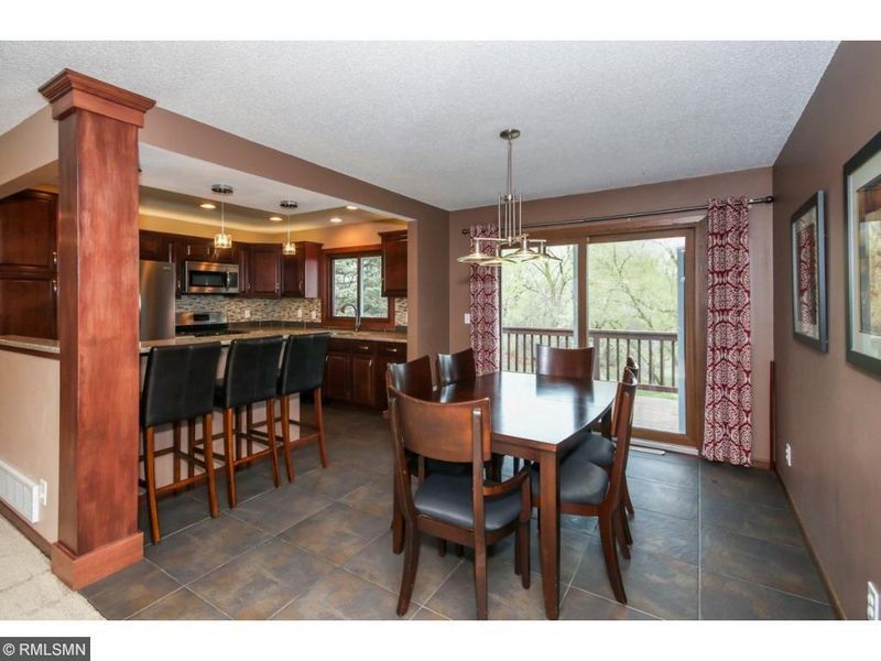 3038 Labore Rd, Maplewood, MN 55109