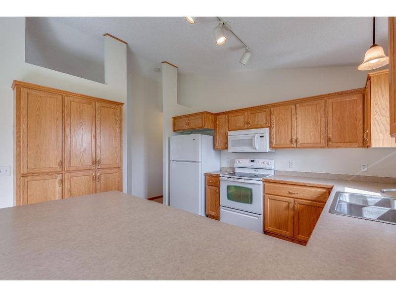 6128 Karmen Ave NE, Albertville, MN 55301