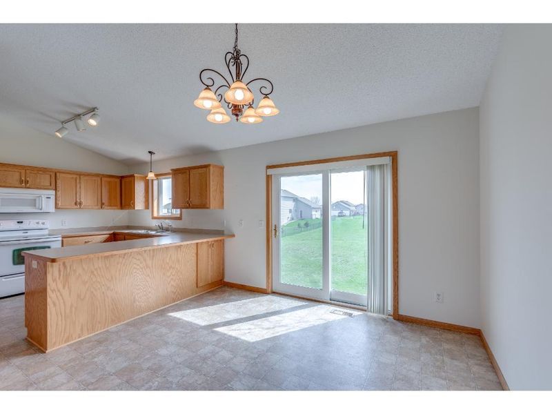 6128 Karmen Ave NE, Albertville, MN 55301