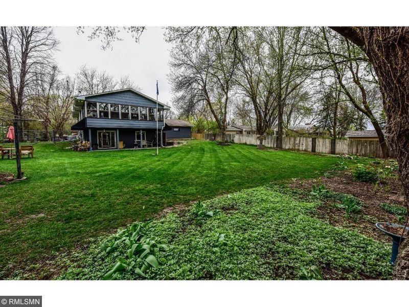 14037 Glenhurst Ave, Savage, MN 55378