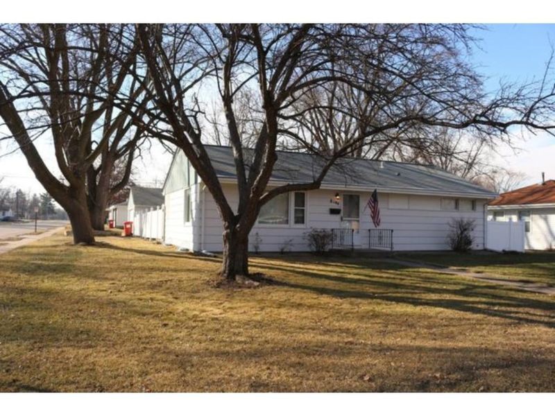 8144 4th Ave S, Bloomington, MN 55420