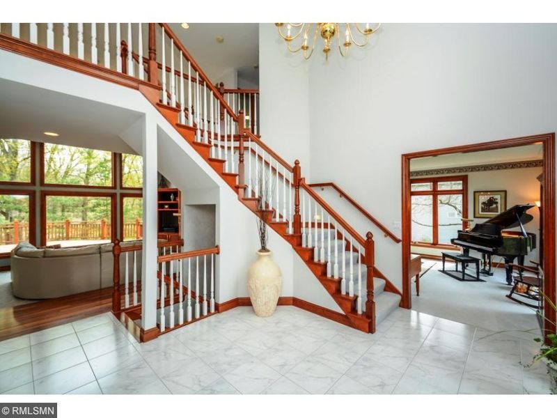 960 Bayside Ln, Minnetrista, MN 55364