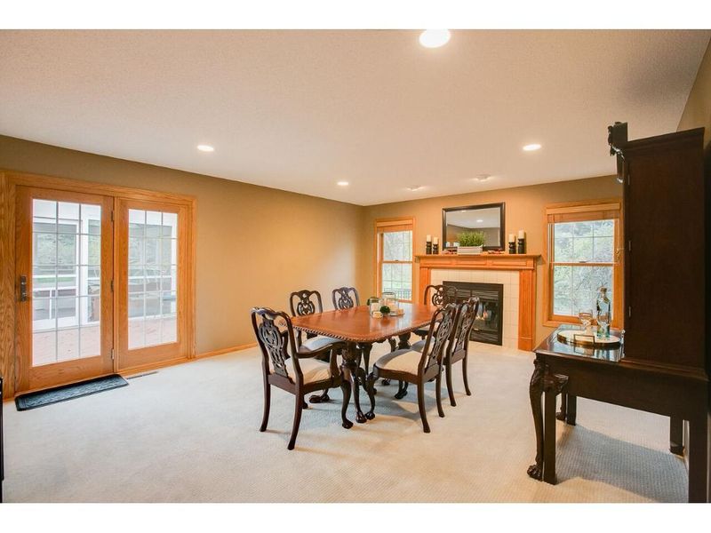 16601 Thatcher Rd, Eden Prairie, MN 55347