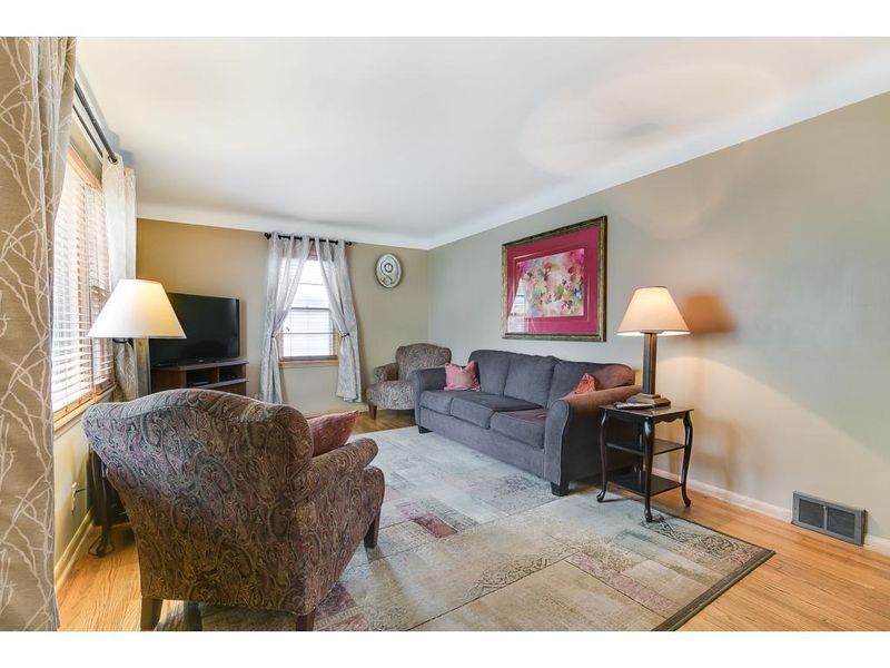 4814 N 6th St, Minneapolis, MN 55430