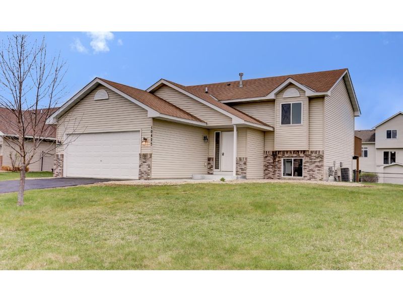 10425 35th St NE, Saint Michael, MN 55376