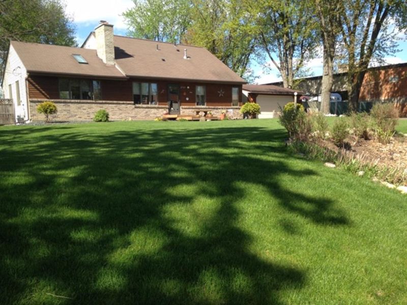 2707 Geranium Ave E, Maplewood, MN 55119