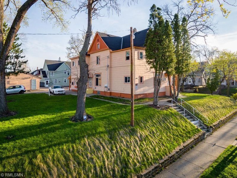 1027 43rd Ave N, Minneapolis, MN 55412