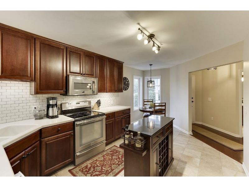 6268 Upland Ln N, Maple Grove, MN 55311