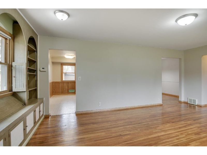 6437 Toledo Ave N, Brooklyn Center, MN 55429