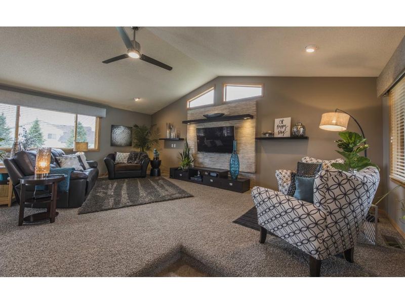 22800 Rachael Dr, Rogers, MN 55374