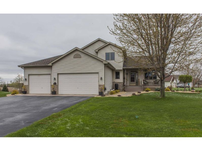 22800 Rachael Dr, Rogers, MN 55374