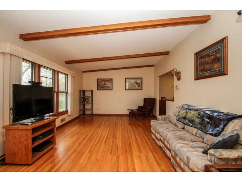 10341 Xavis St NW, Coon Rapids, MN 55433