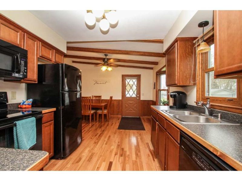 10341 Xavis St NW, Coon Rapids, MN 55433