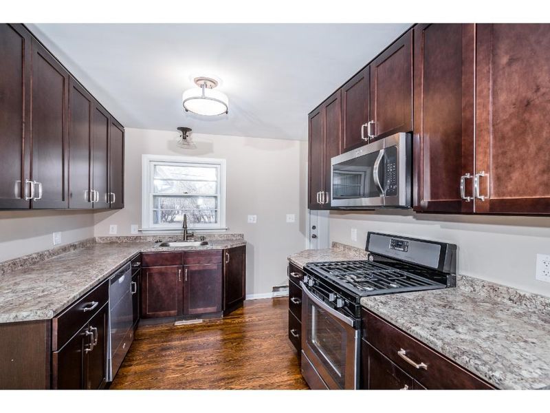 2836 Silver Lake Rd NE, Saint Anthony, MN 55418