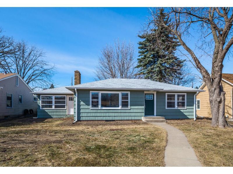2836 Silver Lake Rd NE, Saint Anthony, MN 55418