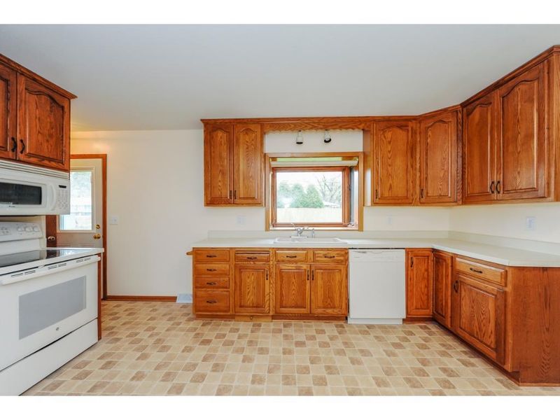 10111 Elliot Ave S, Bloomington, MN 55420
