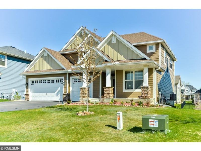 967 Monarch Trl, Eagan, MN 55123