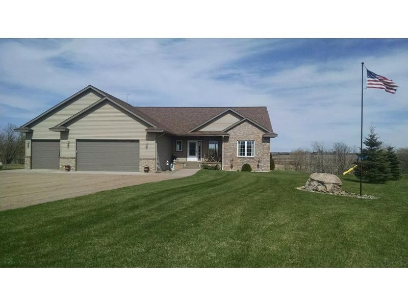 20256 63rd St, Royalton, MN 56373