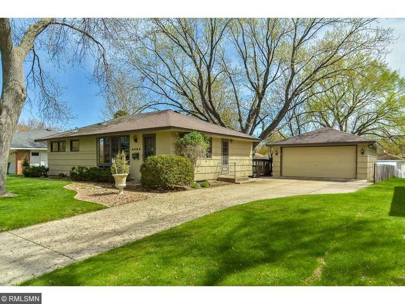 6406 Quail Ave N, Brooklyn Center, MN 55429