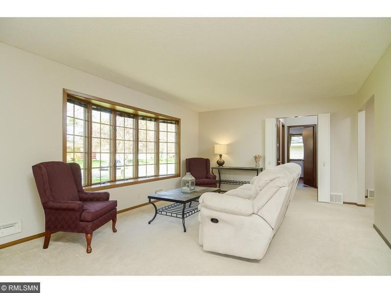 6406 Quail Ave N, Brooklyn Center, MN 55429