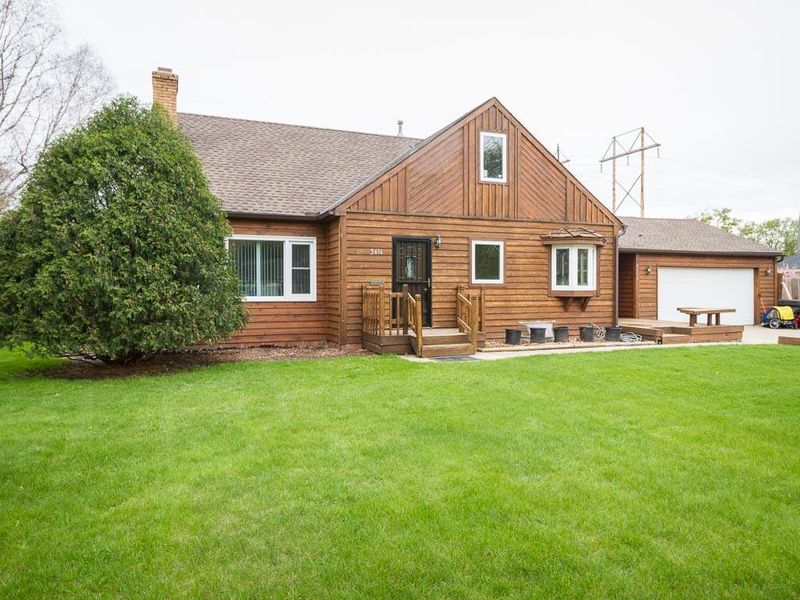 8616 Columbus Ave S, Bloomington, MN 55420