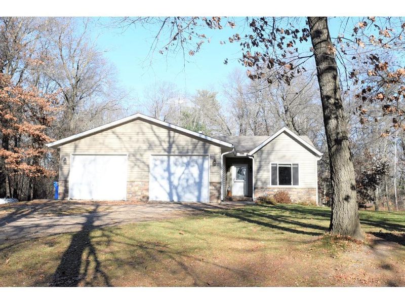 2917 320th Ave NW, Cambridge, MN 55008